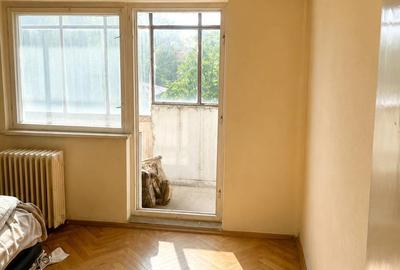 Apartament cu 3 camere decomandat în Central - 1