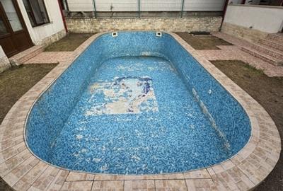 Casă cu 8 camere cu Teren 500 Mp în Central - 1