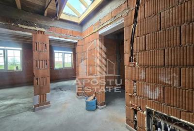 Casă cu 4 camere cu Teren 258 Mp în Șag