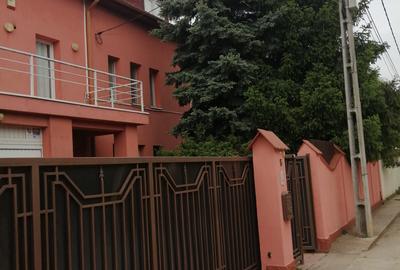 Casă individuală cu 7 camere cu Canalizare în Iancu Nicolae - 1