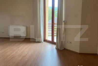 Casă cu 7 camere cu Teren 1200 Mp în Unirea - 3