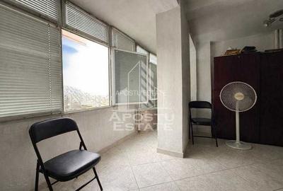 Apartament cu 3 camere în P-ța Victoriei - 1