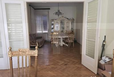 Casă cu 7 camere cu Teren 810 Mp în Central - 3