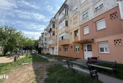 Apartament cu 2 camere semidecomandat, mobilat în Central