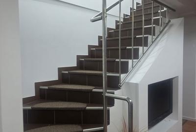 Casă cu 5 camere cu Teren 460 Mp în Central