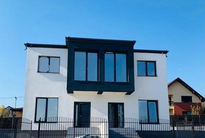 Duplex cu 3 camere cu Canalizare în Bucium - 9