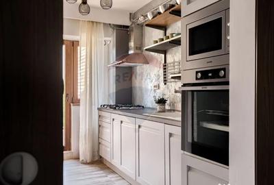 Apartament cu 3 camere decomandat în Intim - 12