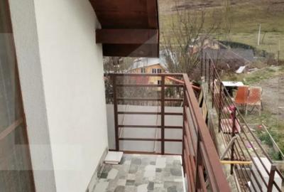 Casă cu 4 camere cu Teren 356 Mp în Central - 2