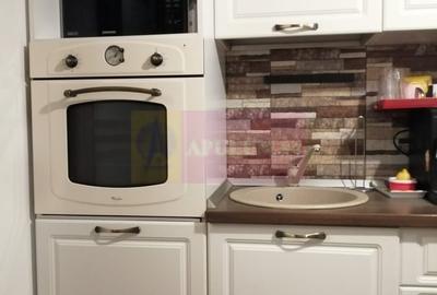 Apartament cu 3 camere semidecomandat în Bragadiru