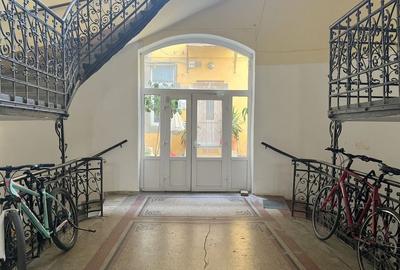 Spațiu  de închiriat -Piața Unirii - 27