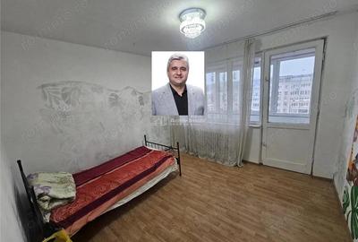 Apartament cu 2 camere decomandat în Micro I - 7