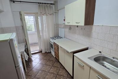 Apartament spatios zona 9 mai - 7