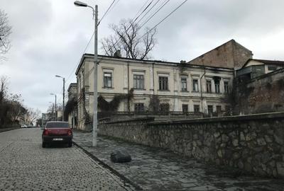 De vânzare – Imobil istoric cu potențial excepțional, situat în inima Brăilei! - 2