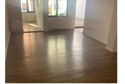 Casă cu 5 camere cu Teren 200 Mp în Obor - 9