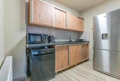 Casă cu 8 camere cu Teren 1100 Mp în Sohodol - 6