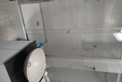 Apartament cu 3 camere decomandat în Micro 6 - 5