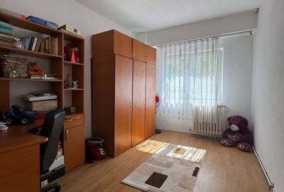 Apartament cu 4 camere decomandat, mobilat în Progresul - 9
