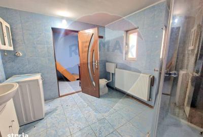 Casă cu 3 camere cu Teren 2254 Mp în Mănăstirea Cașin - 9