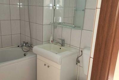 Apartament cu 3 camere semidecomandat în Central - 2