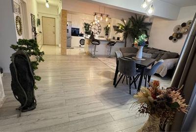 Apartament cu 4 camere decomandat în Central