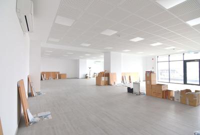 Spațiu comercial, de 201.5 mp, în Complex Studențesc - 4