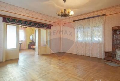 Casă cu 3 camere cu Teren 2134 Mp în Cincu - 13