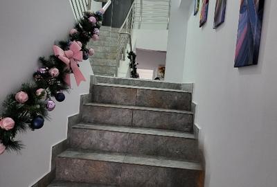 Apartament cu 3 camere decomandat, mobilat în Pietroasa - 7