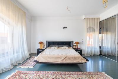 Casă individuală cu 11 camere cu Canalizare în Central - 18