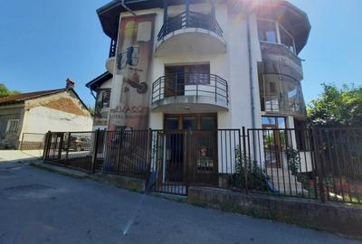 Birou, 681 mp în Curtea de Argeș