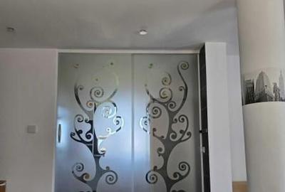 APARTAMENT 3 CAMERE DECOMANDAT CONFORRT MAXIM ZONA PALAZU MARE