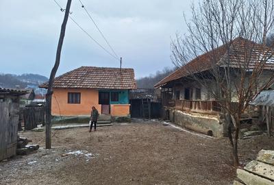 Casă cu 4 camere în Central - 1