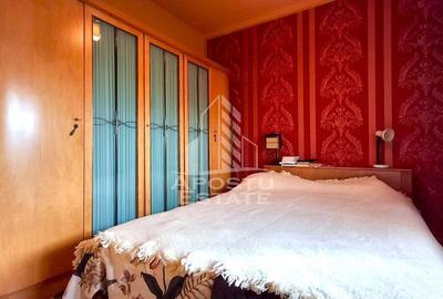 Apartament cu 4 camere decomandat, mobilat în Central - 16
