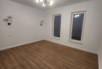 Casă cu 4 camere în Central - 2