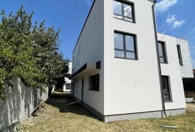 CASE TIP DUPLEX/INDIVIDUALA IN DRUMUL TABEREI LANGA METROU - 14