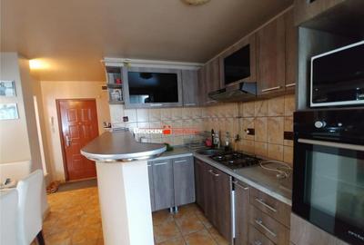 Apartament cu 4 camere de inchiriat - 2