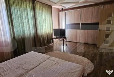 Casă cu 5 camere cu Teren 1300 Mp în Valea - 15