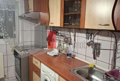 Apartament cu 3 camere semidecomandat, mobilat în Sălăjan - 10