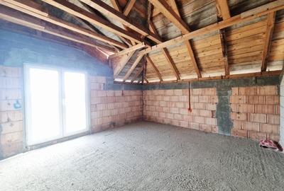 Casă cu 4 camere cu Garaj în Vânători - 5