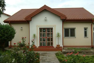 Casă individuală cu 4 camere în Ferme
