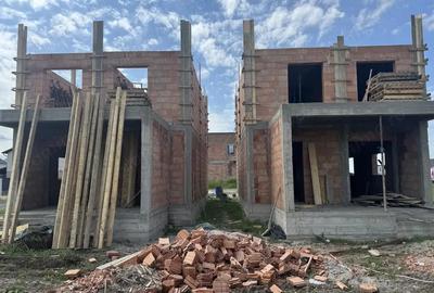 Casă cu 4 camere cu Teren 350 Mp în Săcălaz