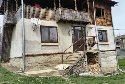 Casă cu 4 camere în Cernișoara - 2
