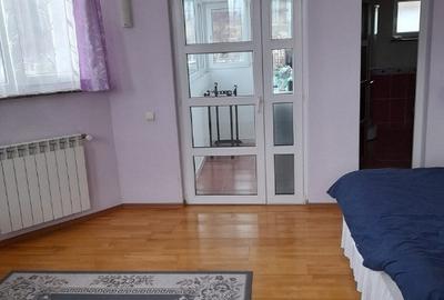 Casă cu 5 camere cu Teren 1400 Mp în Central - 2