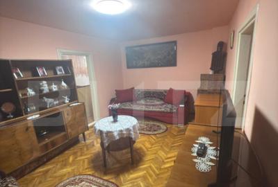 Casa de vanzare 5 camere + dependente - 35