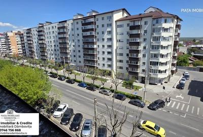 Apartament cu 4 camere semidecomandat în Central - 1