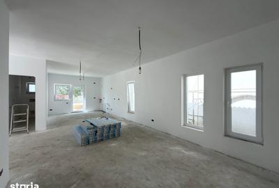 Casă cu 3 camere cu Teren 275 Mp în Sânmihaiu Român - 4