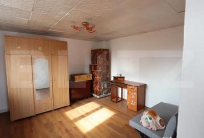 Casă cu 5 camere cu Teren 8895 Mp în Central