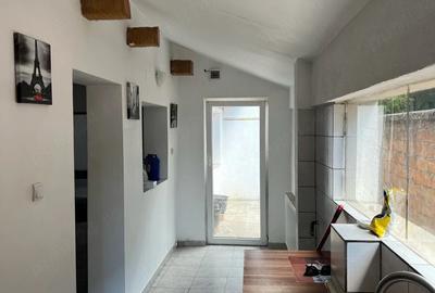 Casă cu 2 camere cu Teren 367 Mp în Central - 5