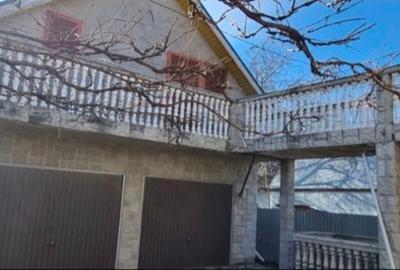 Casă mare cu 2 corpuri în Roznov | 450 mp construiți | Garaj dublu | 110.000 € - 5