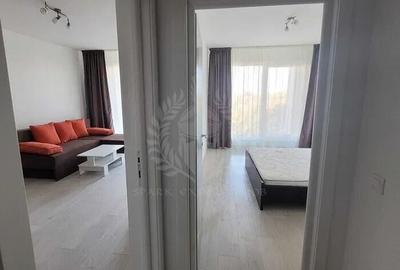 2  CAMERE // WHITE TOWER // MOBILAT SI UTILAT - 1