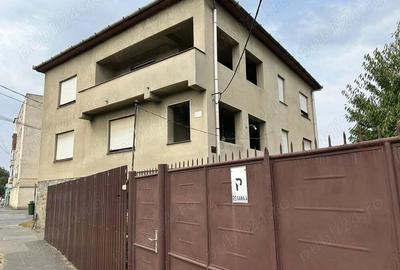 Vand imobil mare P+2,in Mun.arad,str,Poetului, st,461 mp,sc.386 mp. - 1